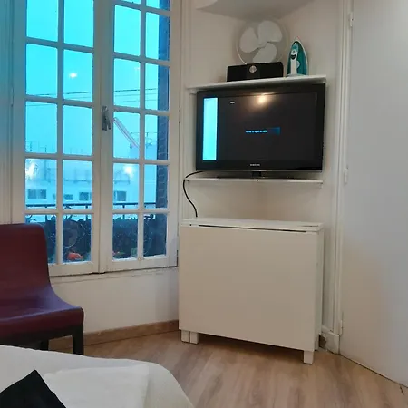 Le Mirabilis Oda ve Kahvaltı Le Bourget